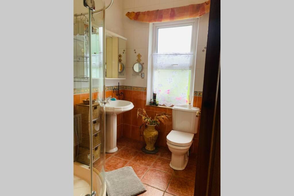 Glen Keen Farm Cottage Louisburgh Exterior foto