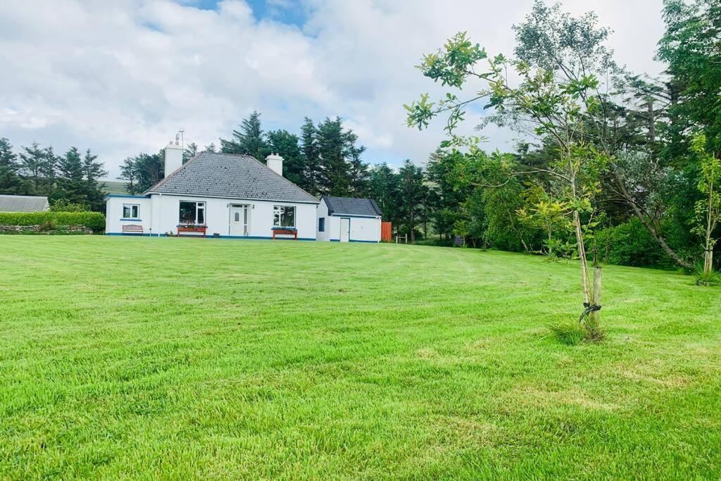 Glen Keen Farm Cottage Louisburgh Exterior foto