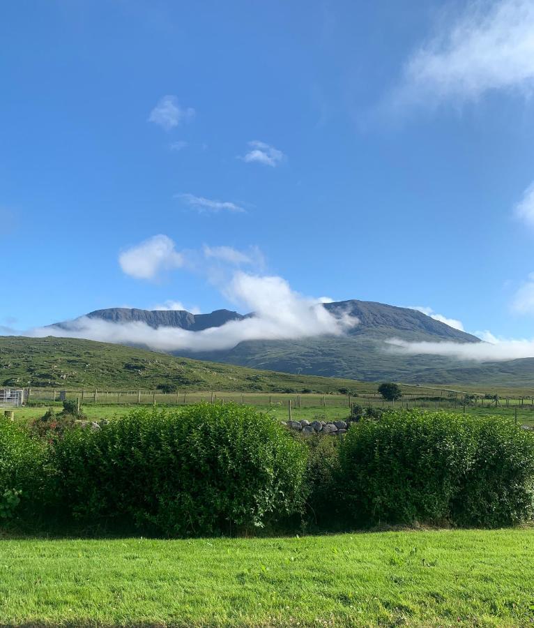 Glen Keen Farm Cottage Louisburgh Exterior foto
